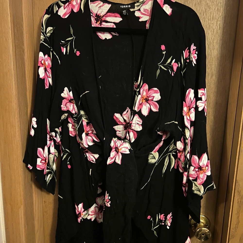 Black floral kimono